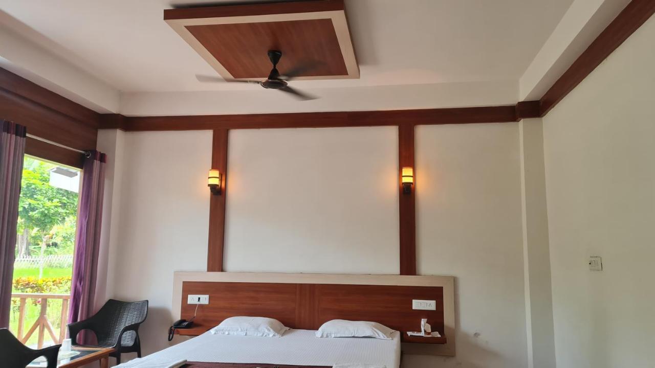 호텔 엑조티카 스퀘어 Lakshmanpur 외부 사진