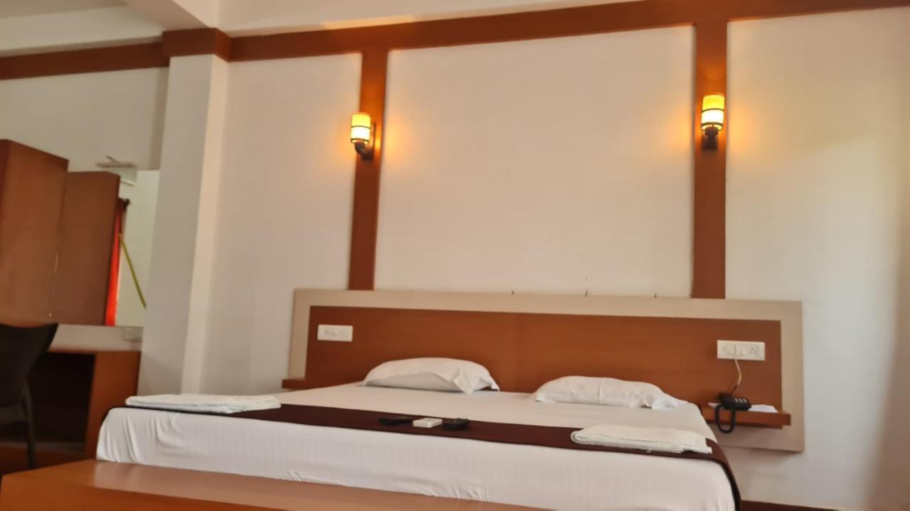 호텔 엑조티카 스퀘어 Lakshmanpur 외부 사진